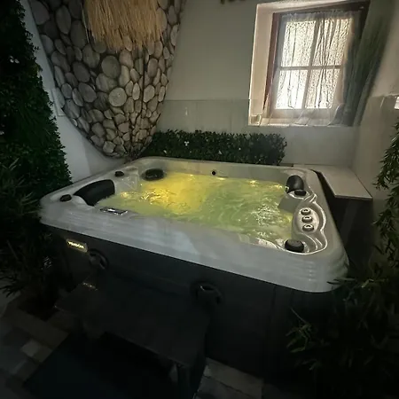 Maison Familiale A 2 Min A Pied De L'institut A Armand Calme Jeux Babyfoot Jacuzzi Proche 別荘